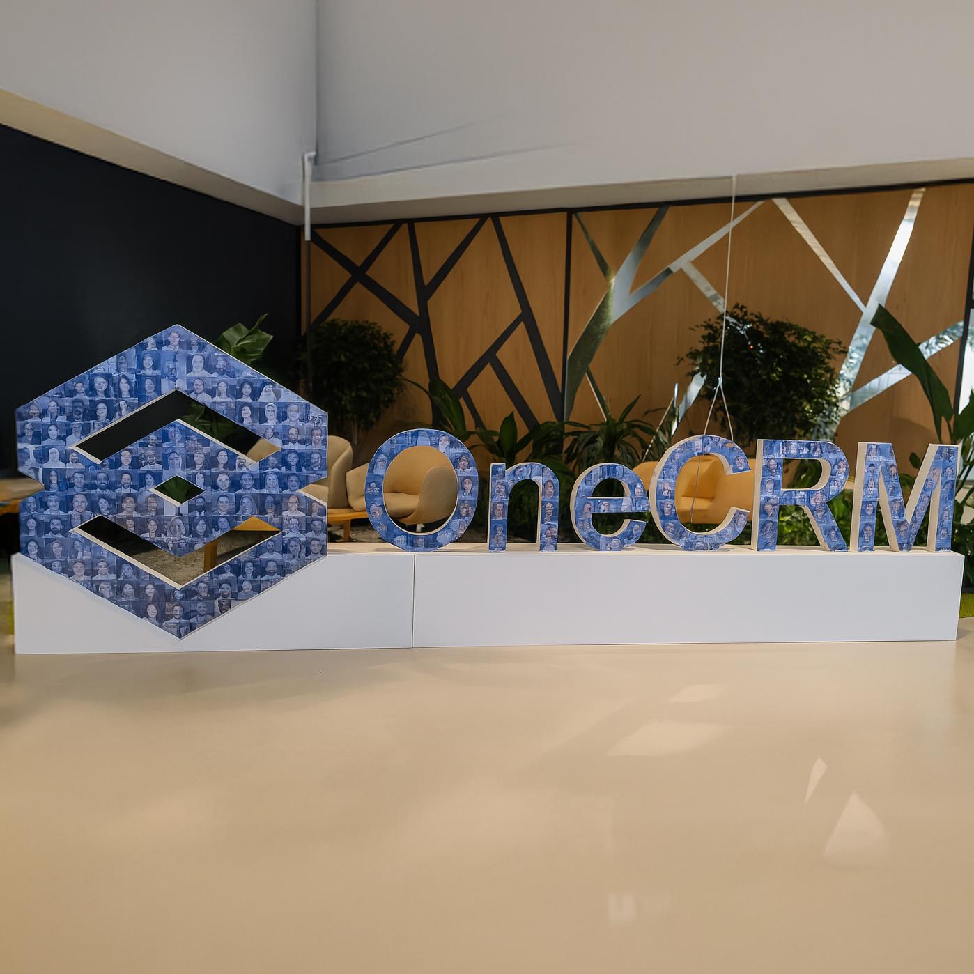 3D selfie sculpture mosaic display at a corporate event in Dubai with guest photos forming a 360-degree interactive art installation